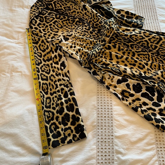 Yves Saint Laurent: Jacket with belt and bag - Picture 12 of 14